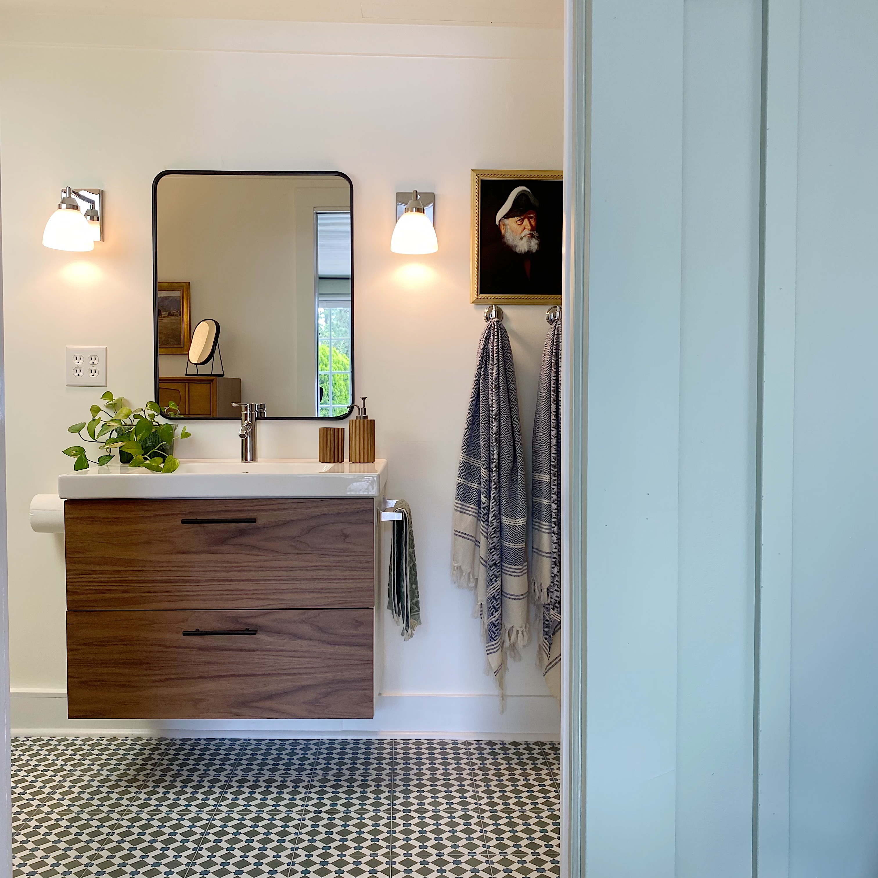 Guest Cottage Bathroom Reveal – One Room Challenge Week #5
